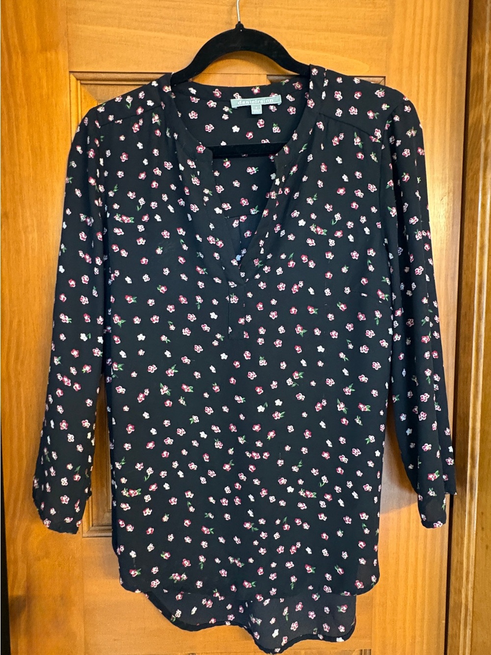 Daniel Rainn Black Floral V-Neck Blouse